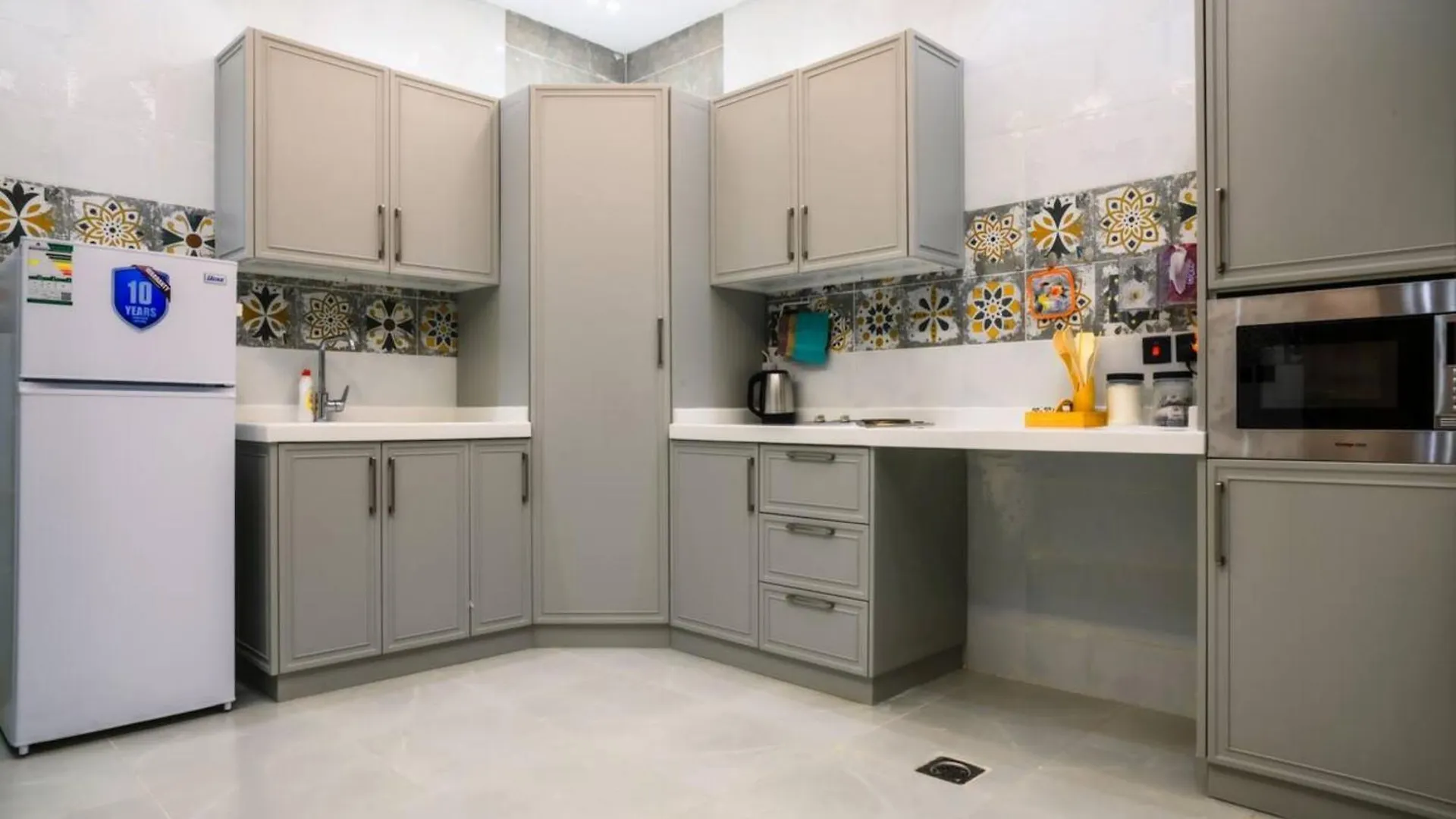 Exclusive Luxury Two Bedroom Apartment 7 Mins To Masjid Al Nawabi, Town Centre, Free Coffee, Tea Medine 0*,